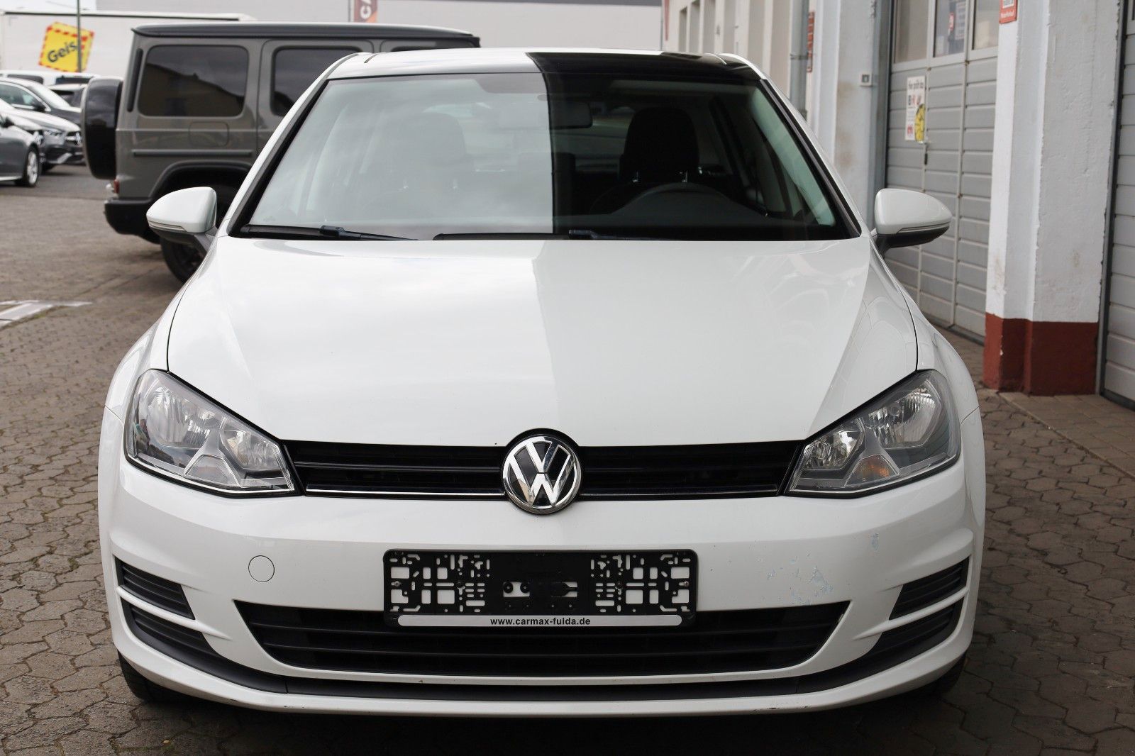 Fahrzeugabbildung Volkswagen Golf VII Lim. Trendline Panorama,8 fach bereift!