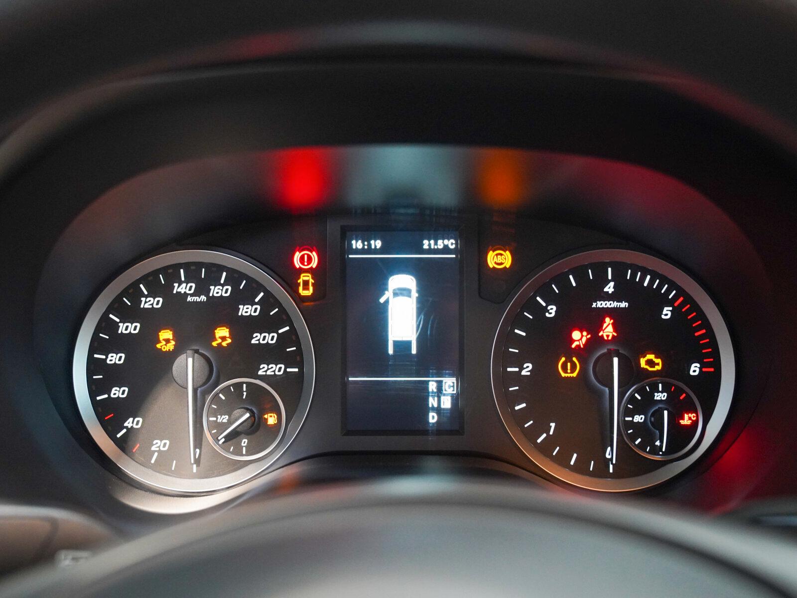 Mercedes-Benz Vito Kasten 119 CDI 4x4 lang Flügeltüren AHK LED