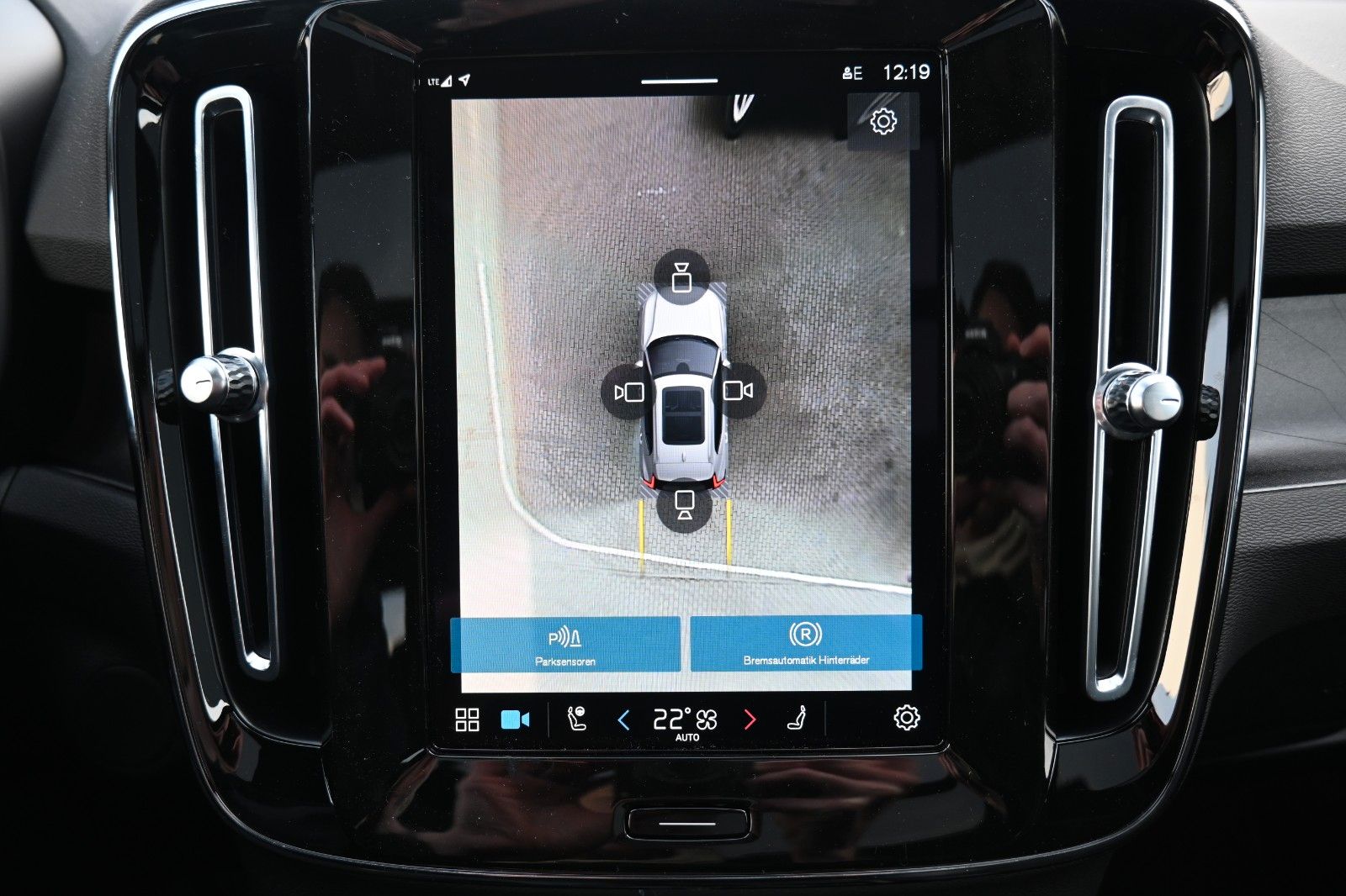Fahrzeugabbildung Volvo XC40 Ultimate RC Pure Electric AWD*360°*PANO*GSD