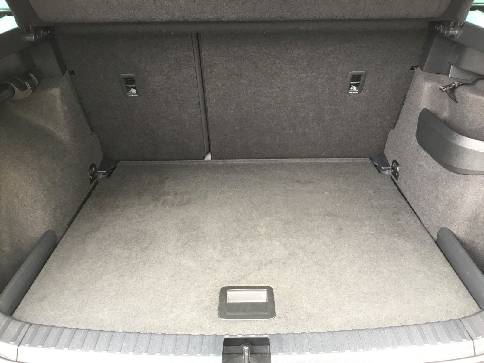 Fahrzeugabbildung SKODA Karoq 2.0 TDI Style 4x4+LED+AHK+18"+Navi