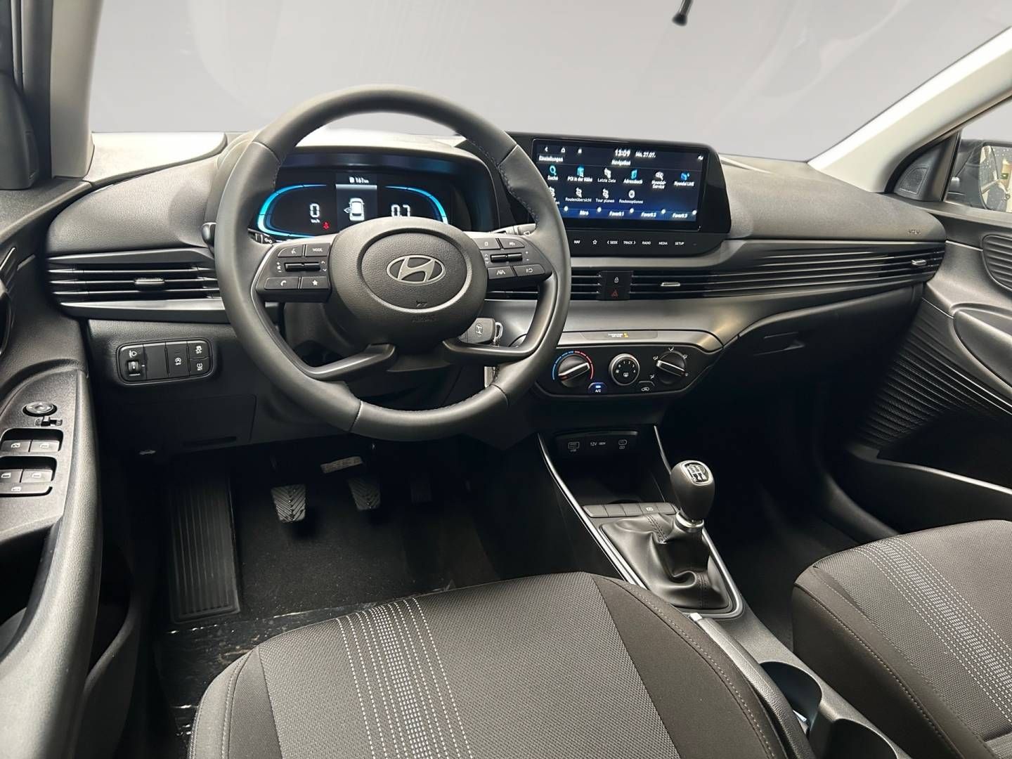 Fahrzeugabbildung Hyundai i20 Select Funktionspaket PDC Navi Rückfahrkamer