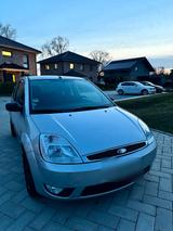 Ford Fiesta Ghia Edition - Ford Fiesta aus 2005: Ghia