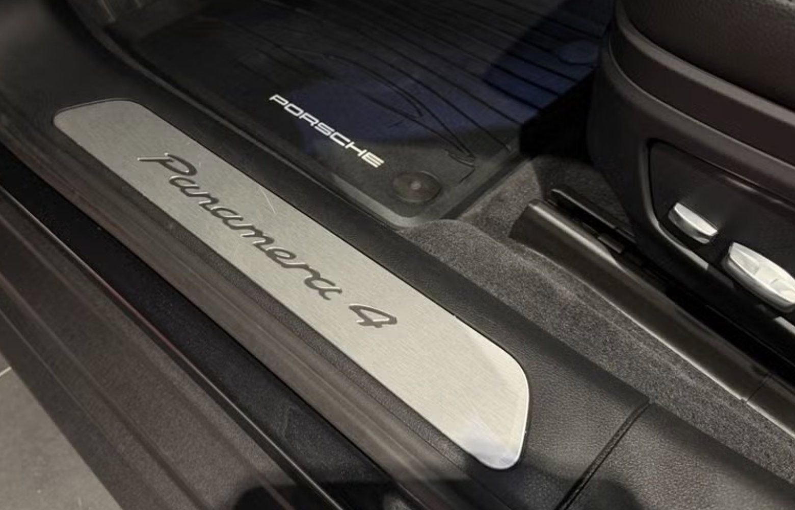Porsche Panamera 4 E-Hybrid foto 8