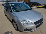 Ford Focus Lim. Trend /87.000Km /2.Hd /Klima - Ford Focus aus 2005: Trend