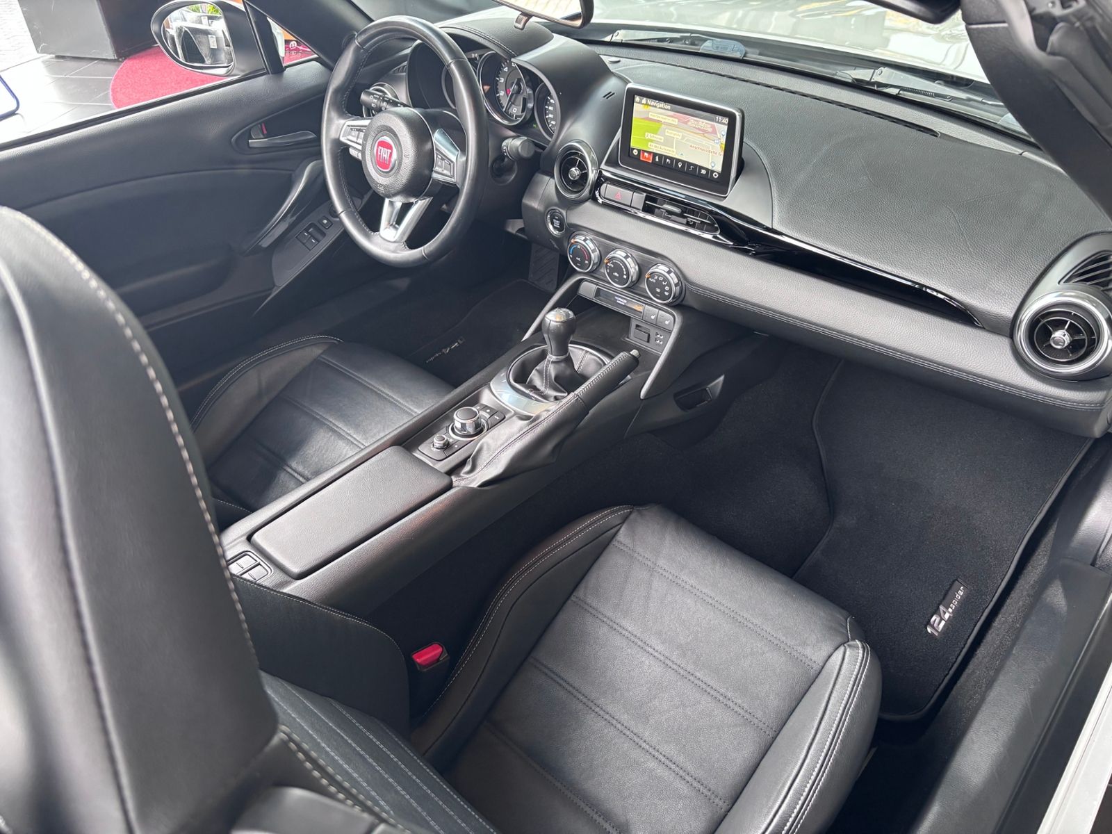Fahrzeugabbildung Fiat 124 Spider Lusso LED NAVI ALU