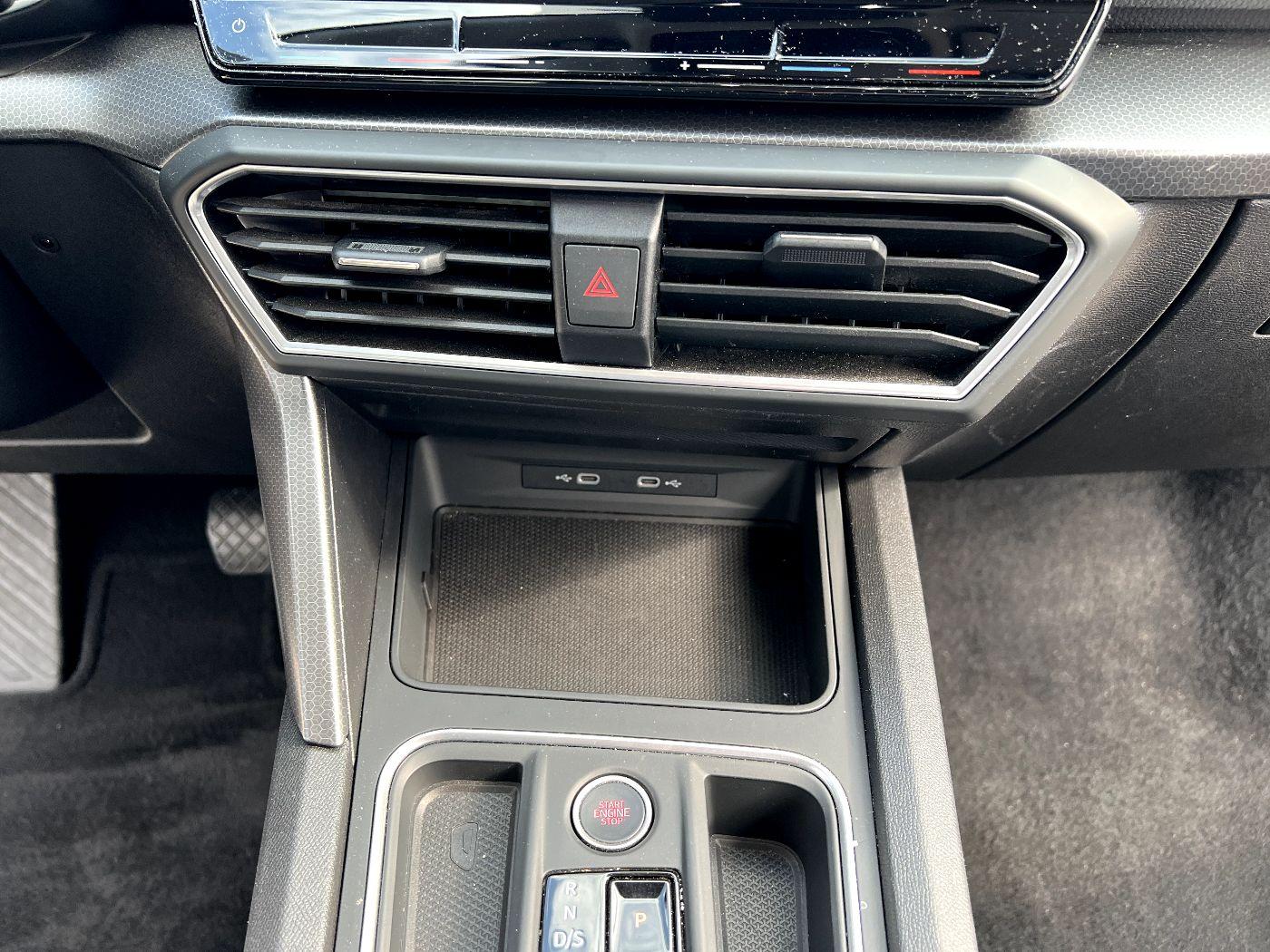 SEAT Leon Sportstourer 2.0 TDI Style *LED Navi Park*, миниатюра 24