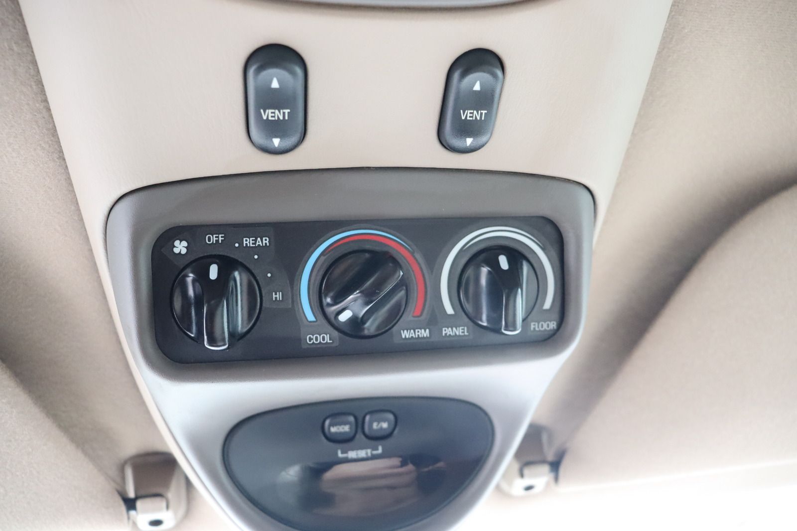 Fahrzeugabbildung Ford Excursion * HU/AU 02.26 * Sitzhzg. * Rückfahrk.