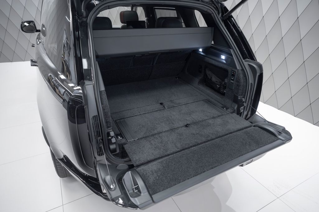 Range Rover P615 SV LWB 2026 BLACK/RED SUITE - Bild 36