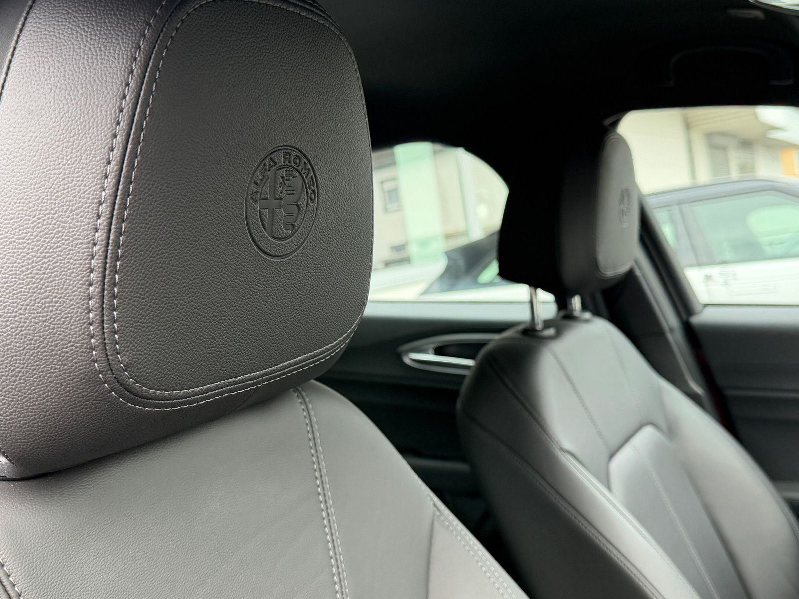 Fahrzeugabbildung Alfa Romeo Giulia Ti Q4/MEMORY/ACC/NAVI/KAMERA/SHZ