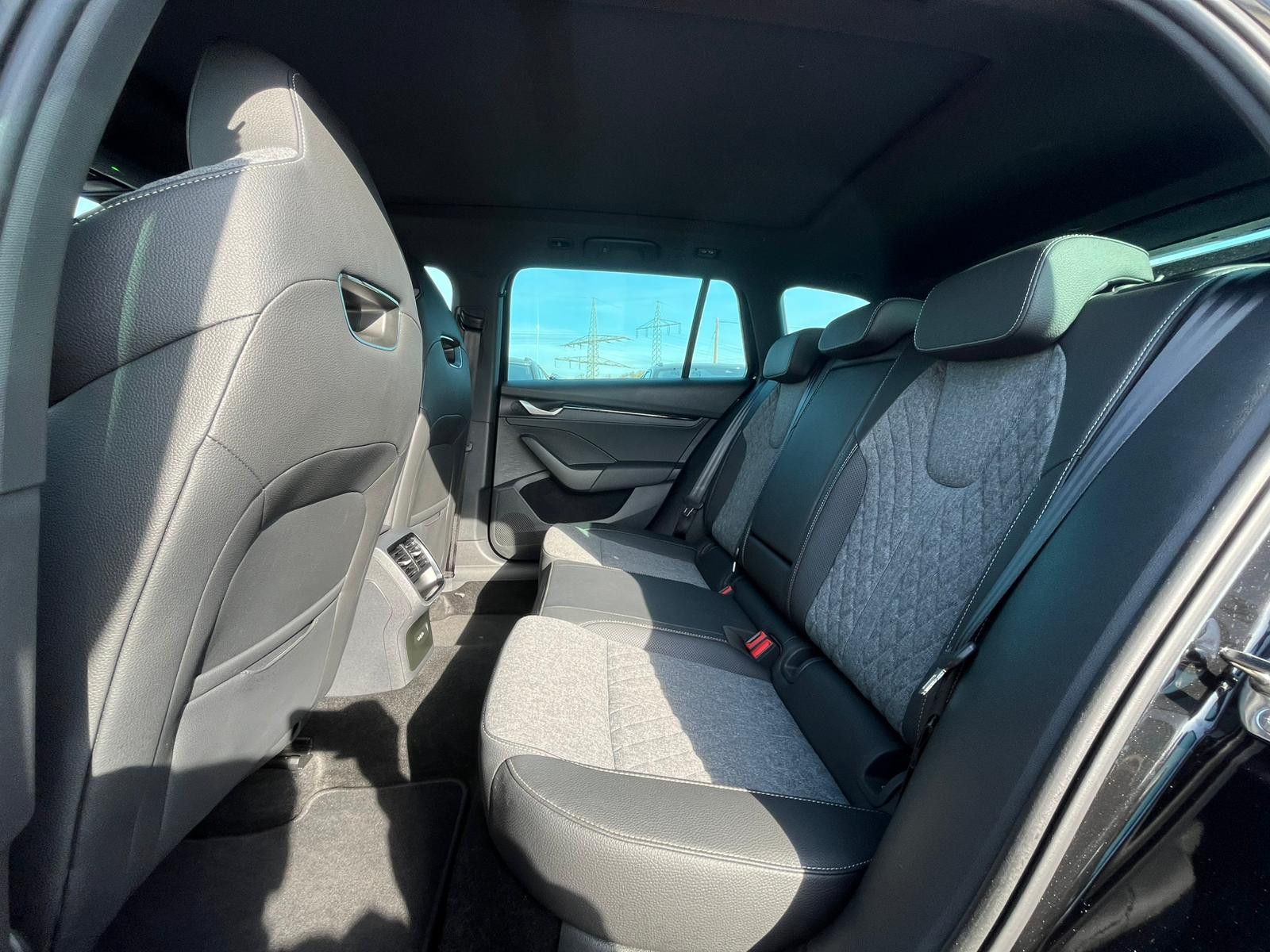 Fahrzeugabbildung SKODA Octavia 1.5 DSG Sportline PANO*MATRIX*AHK*5J.GAR