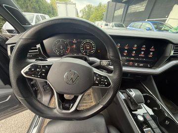 Volkswagen Touareg - 11