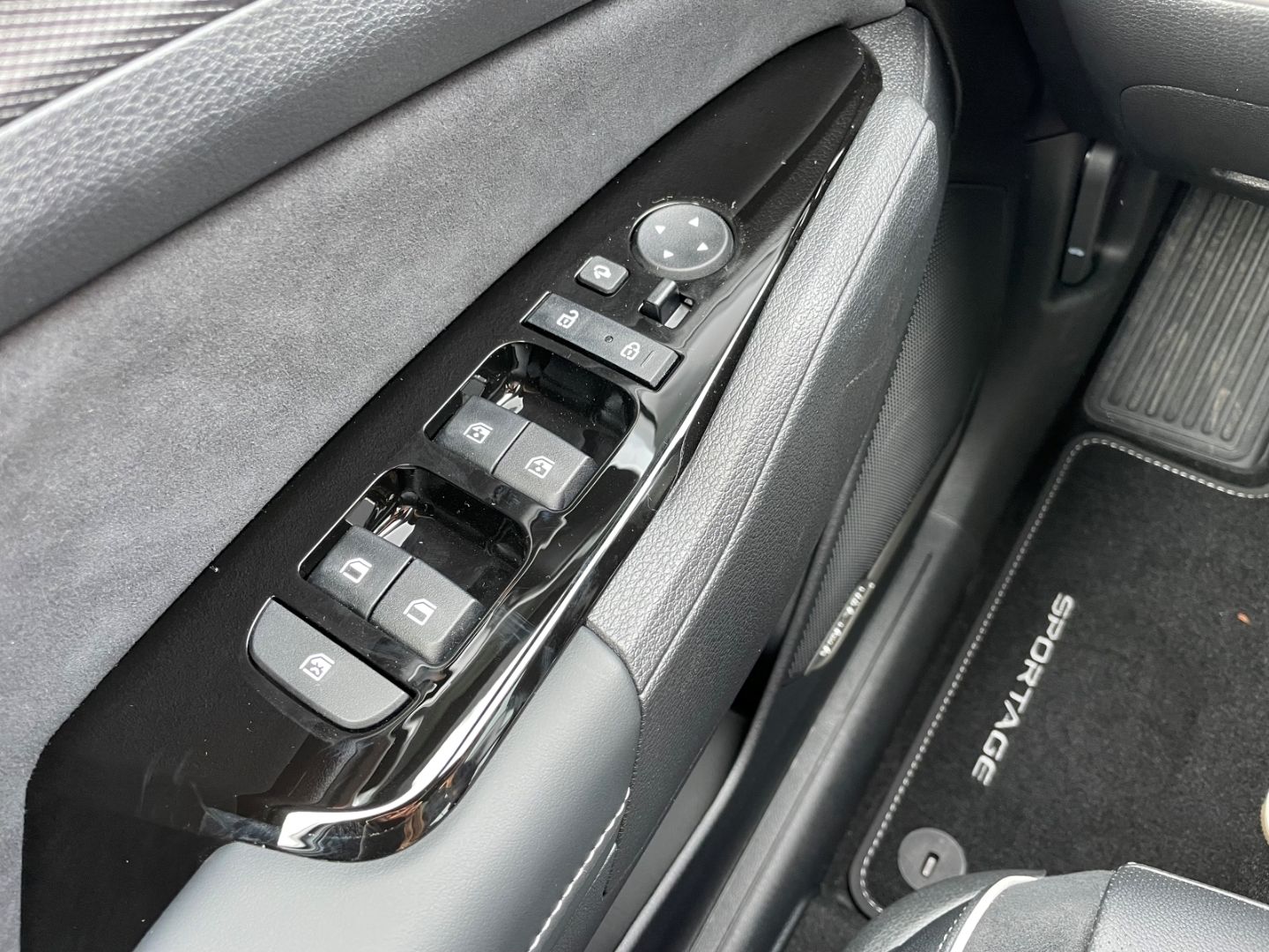 Fahrzeugabbildung Kia Sportage GT-Line Plug-in Hybrid 4WD LED Memory