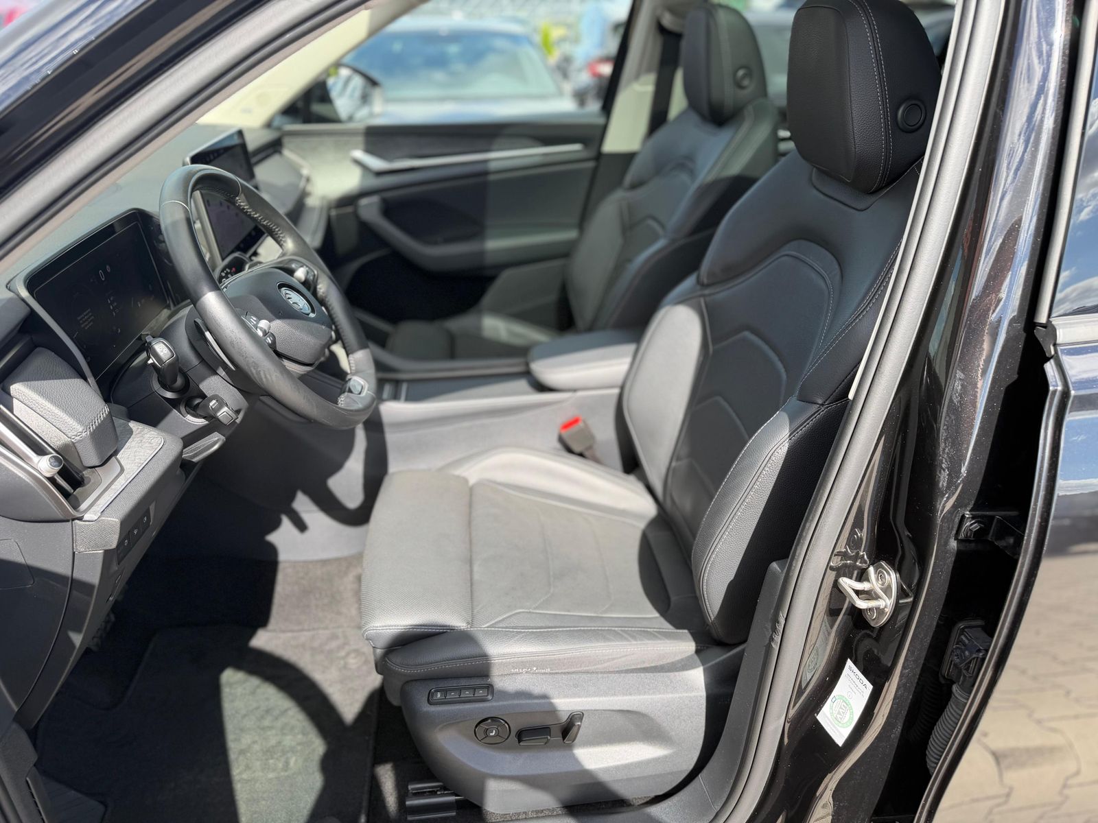 Illustration du véhicule SKODA Kodiaq 2.0 TDI 4x4 Selec PANO*AHK*MATRIX*StandH.