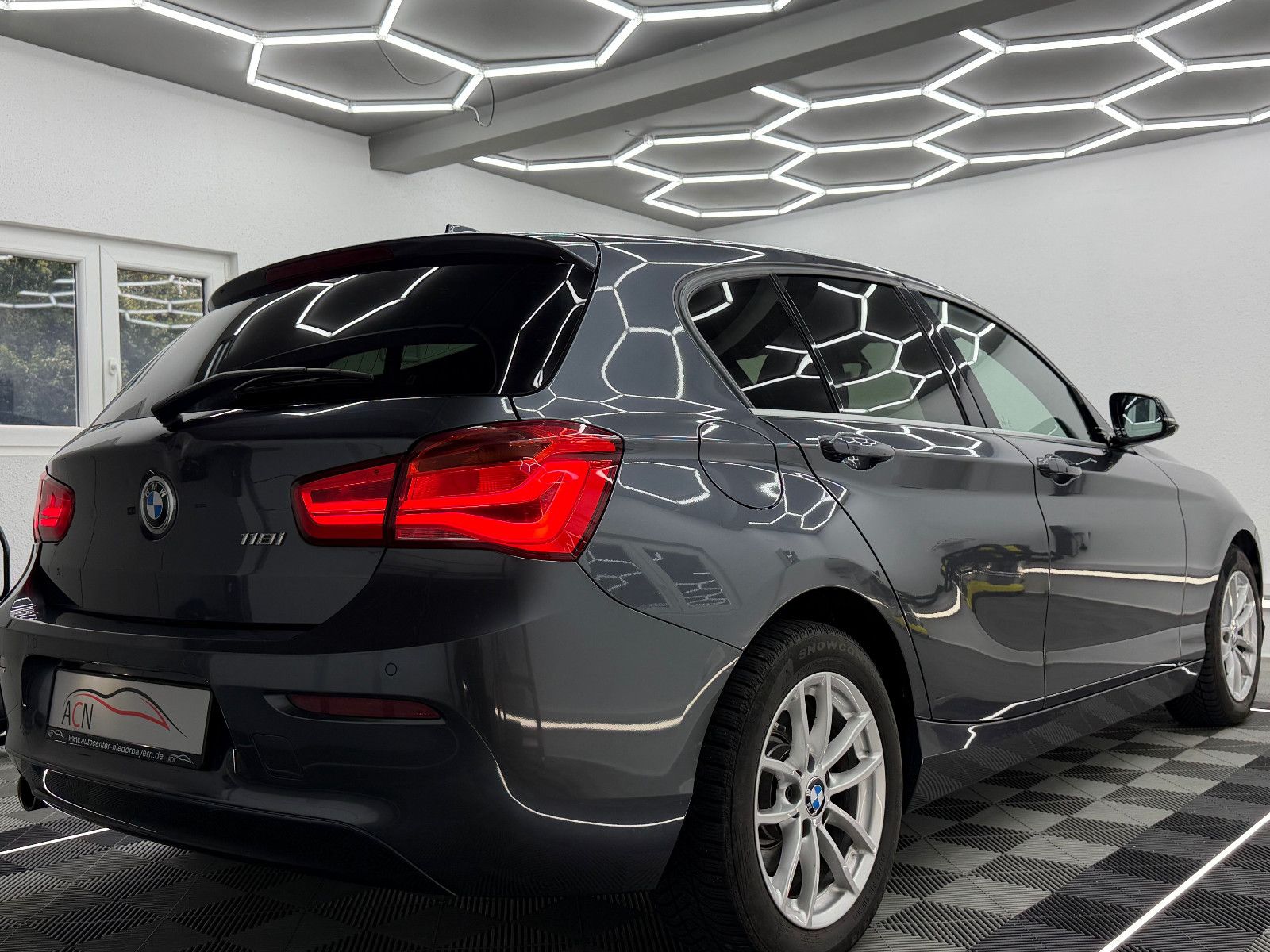 Fahrzeugabbildung BMW 118 i Aut. Advantage/NAVI BUSINESS/KLIMAAUT./LED