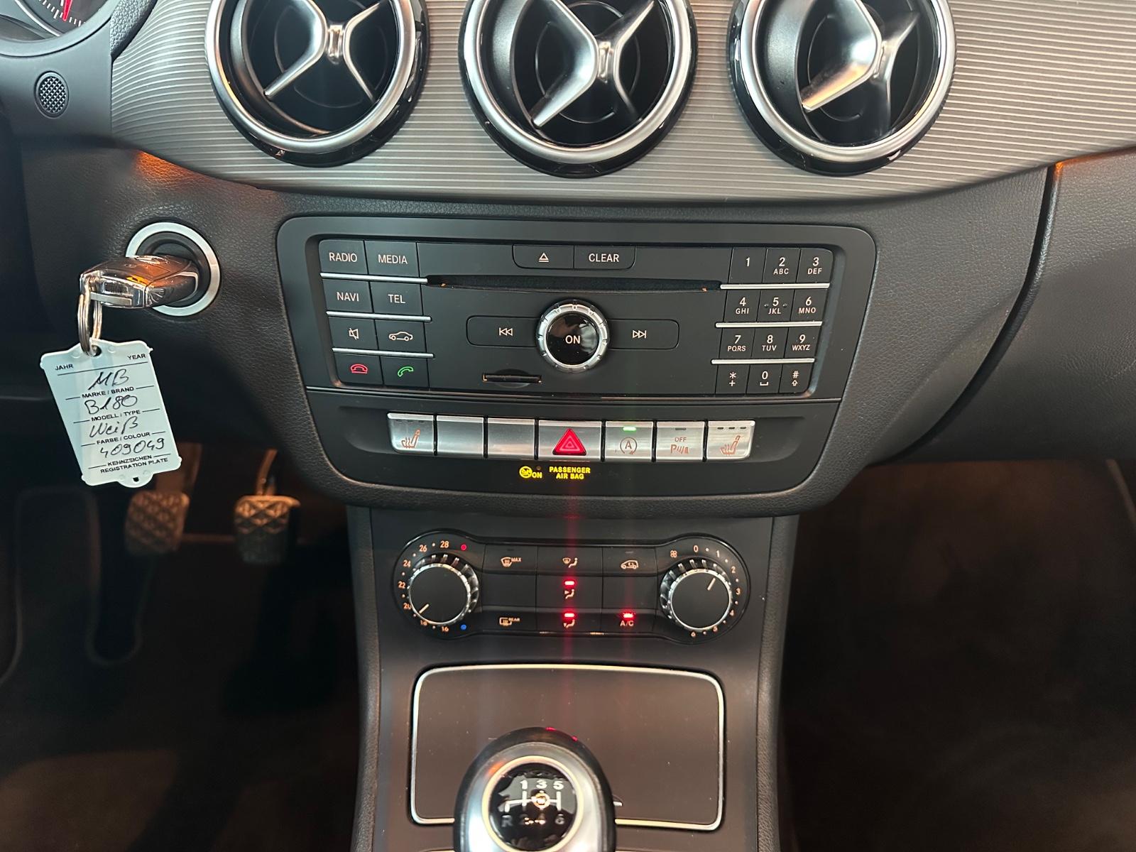 Mercedes-Benz B 180 Xenon Scheckheft Rückfahrkamera Style