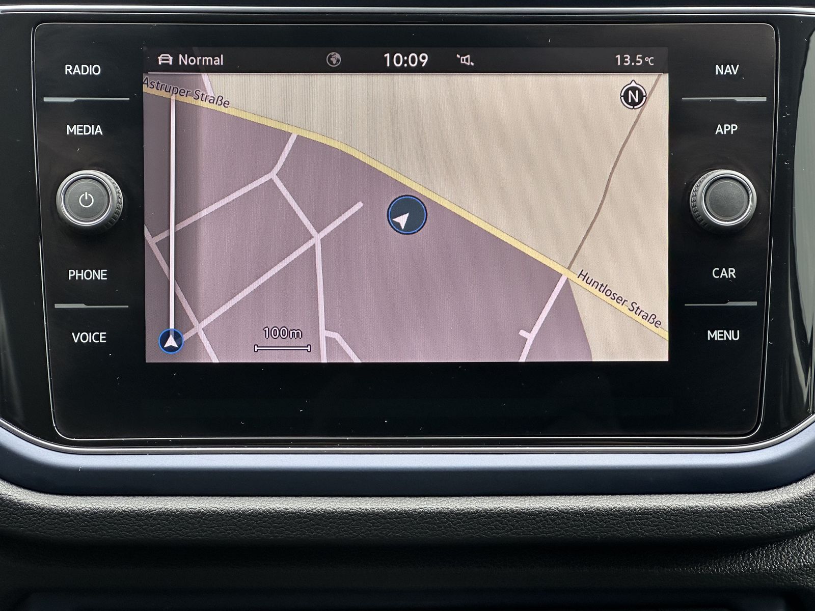 Fahrzeugabbildung Volkswagen T-Roc 2.0 TDI DSG Style NAV+ACC+KAM+VCOCK+PP+1HD