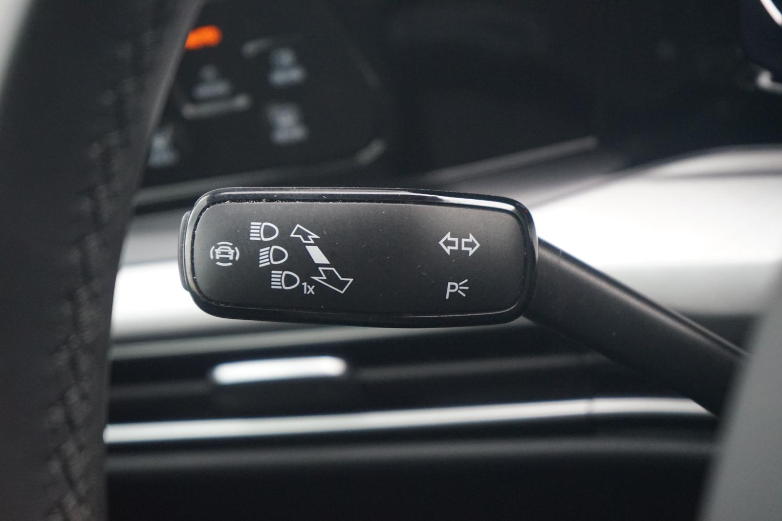 Volkswagen Golf VIII Variant 1.5 eTSI DSG LED Navi ACC AHK, миниатюра 18