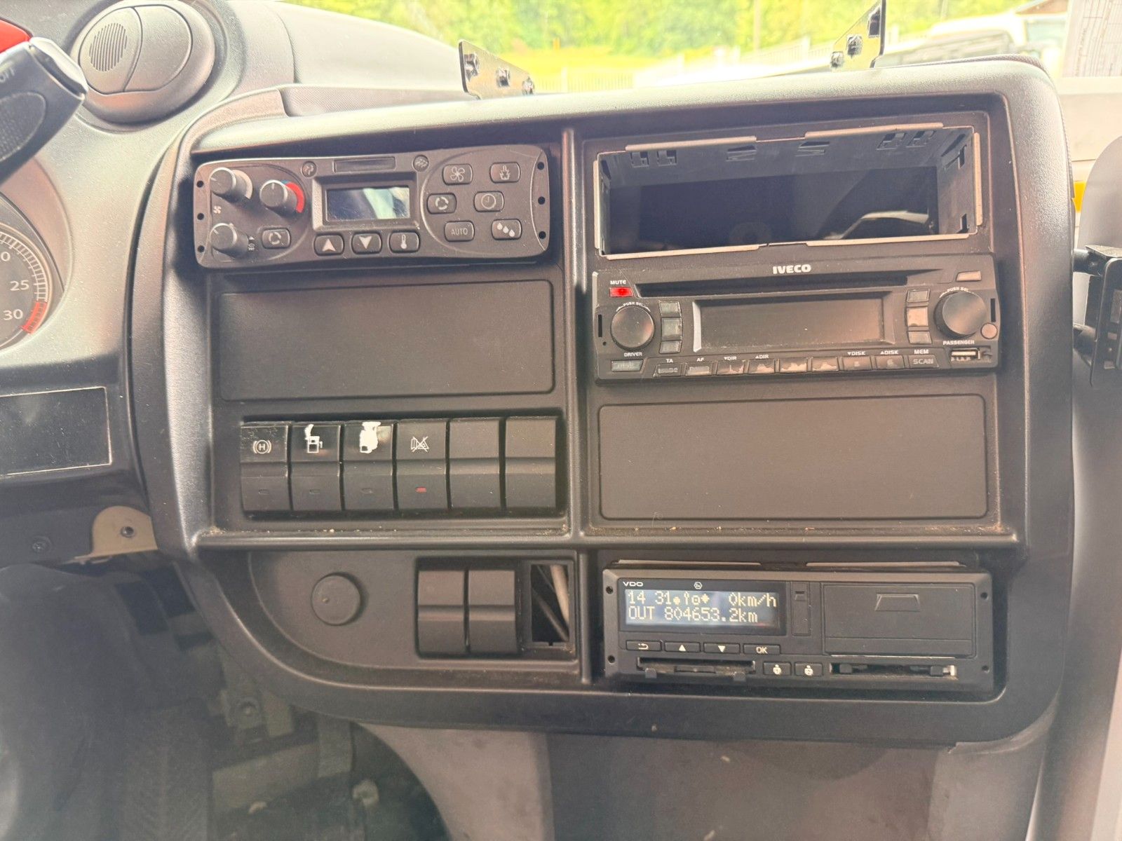 IVECO  2014 - Image 10 of 27