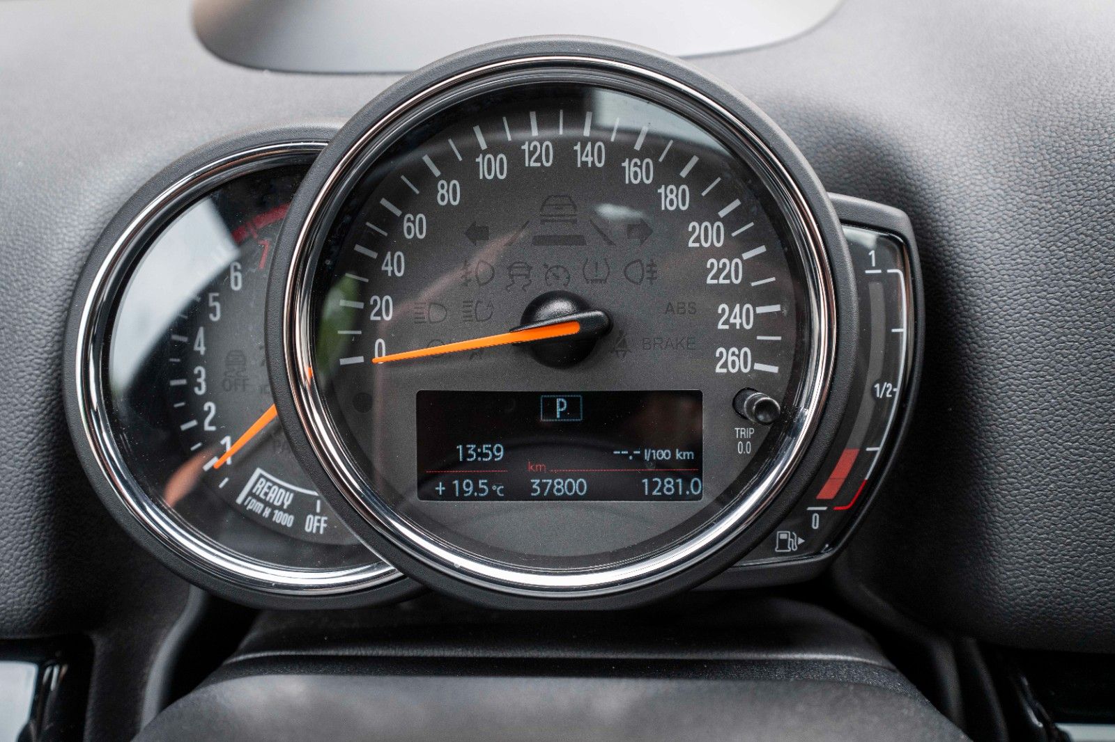Fahrzeugabbildung MINI Cooper S Countryman ALL4 HUD H&K KAM LED PANO
