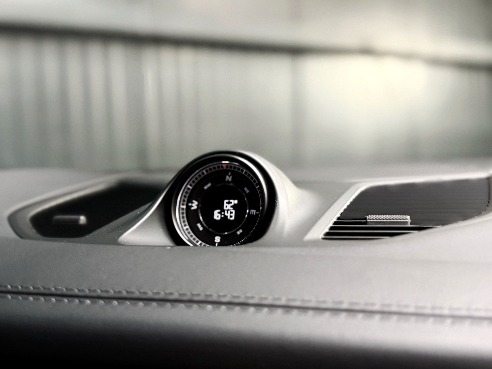 Fahrzeugabbildung Porsche Cayenne E-Hybrid + Vollaust. + Approved +Panoram