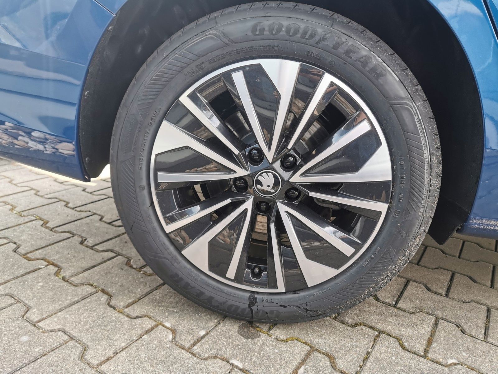 Fahrzeugabbildung SKODA Superb Combi Selection Klima Kamera
