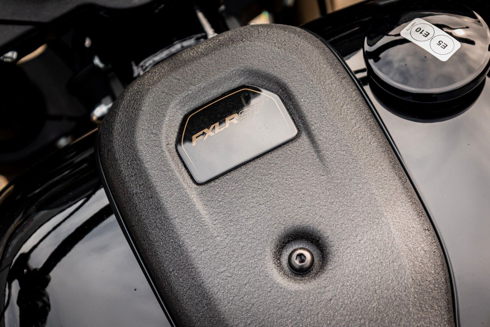 Fahrzeugabbildung Harley-Davidson FXLRST Low Rider ST 117 HeinzBikes Clubstyle SE