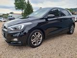 Hyundai i20 Style - Hyundai i20: Schiebedach