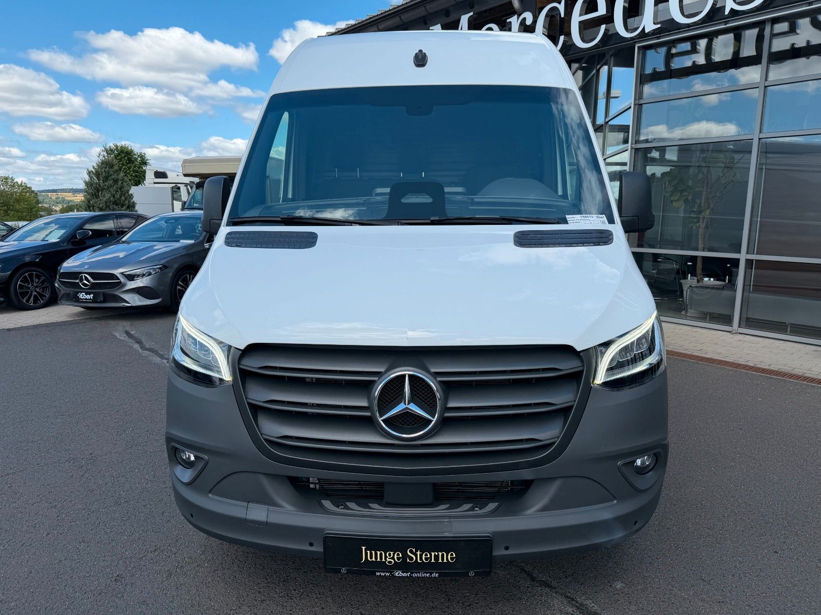 Fahrzeugabbildung Mercedes-Benz Sprinter 317 CDI 9G 3665 LED SHZ Klima Schwing