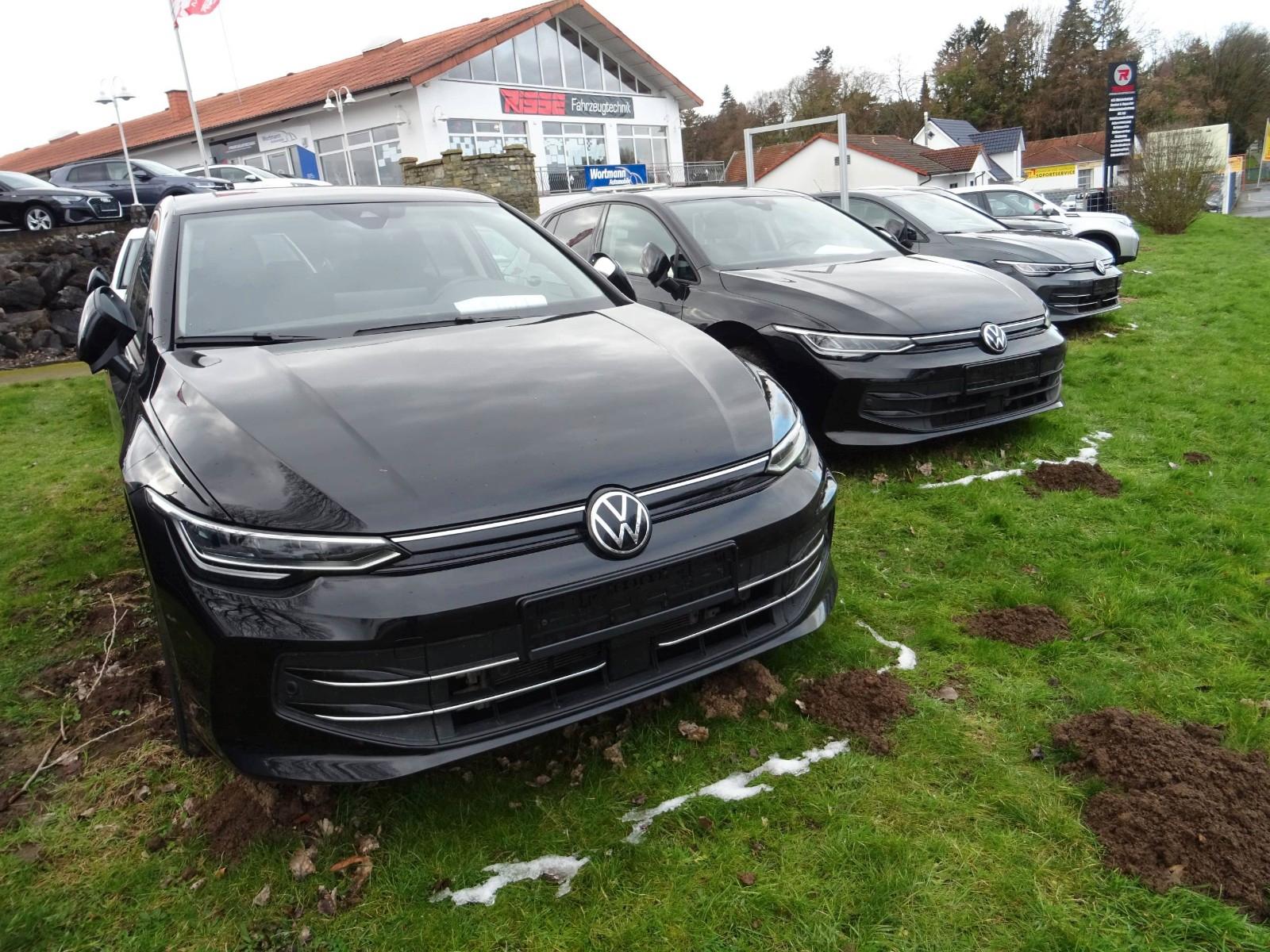 Volkswagen Golf VIII Lim. Life 1.5 LED Navi PDC Tempomat