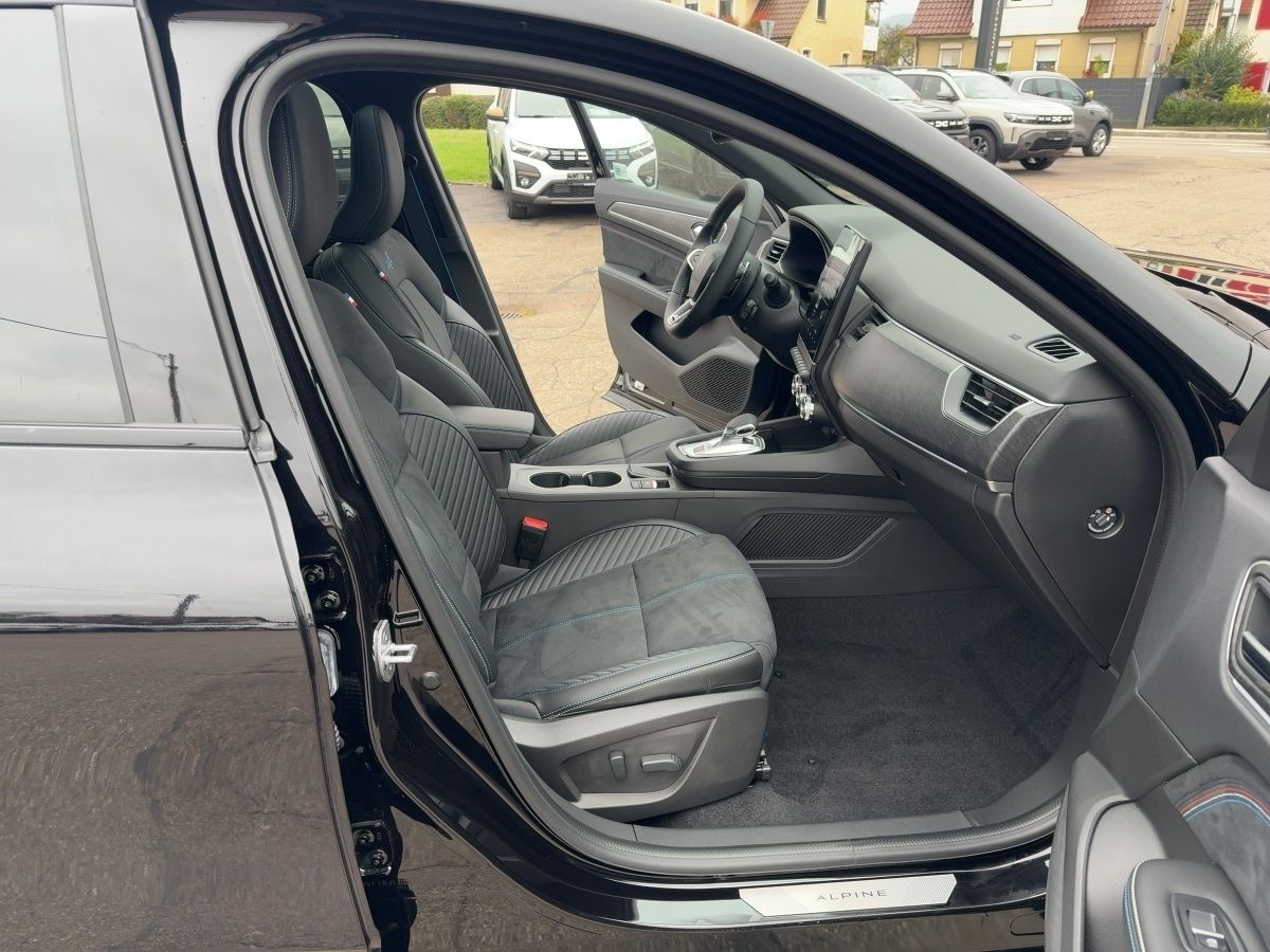 Fahrzeugabbildung Renault Arkana Esprit Alpine 160 EDC Glasdach