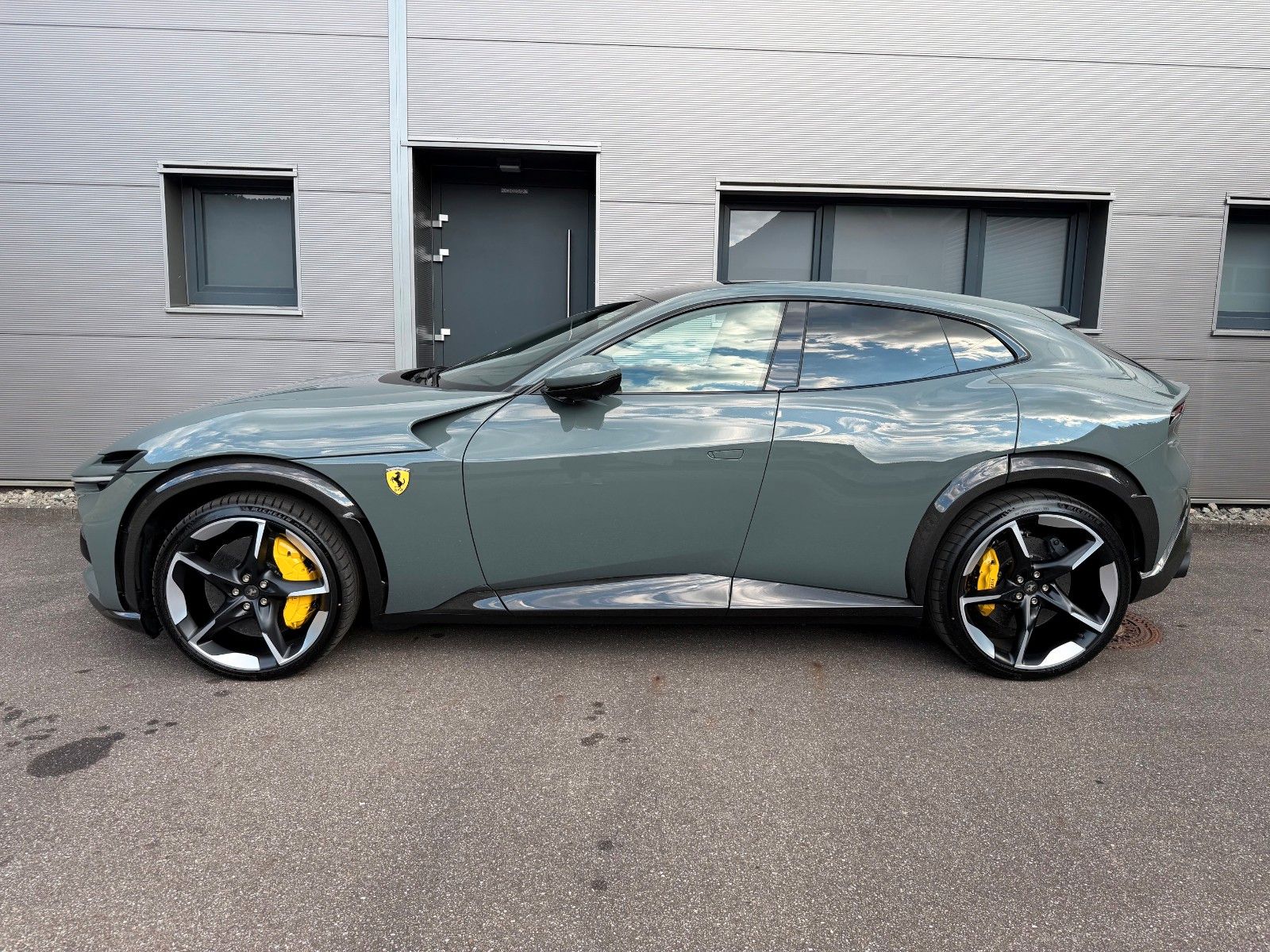 Ferrari Purosangue Carbon/Lift/Voll imagem 2