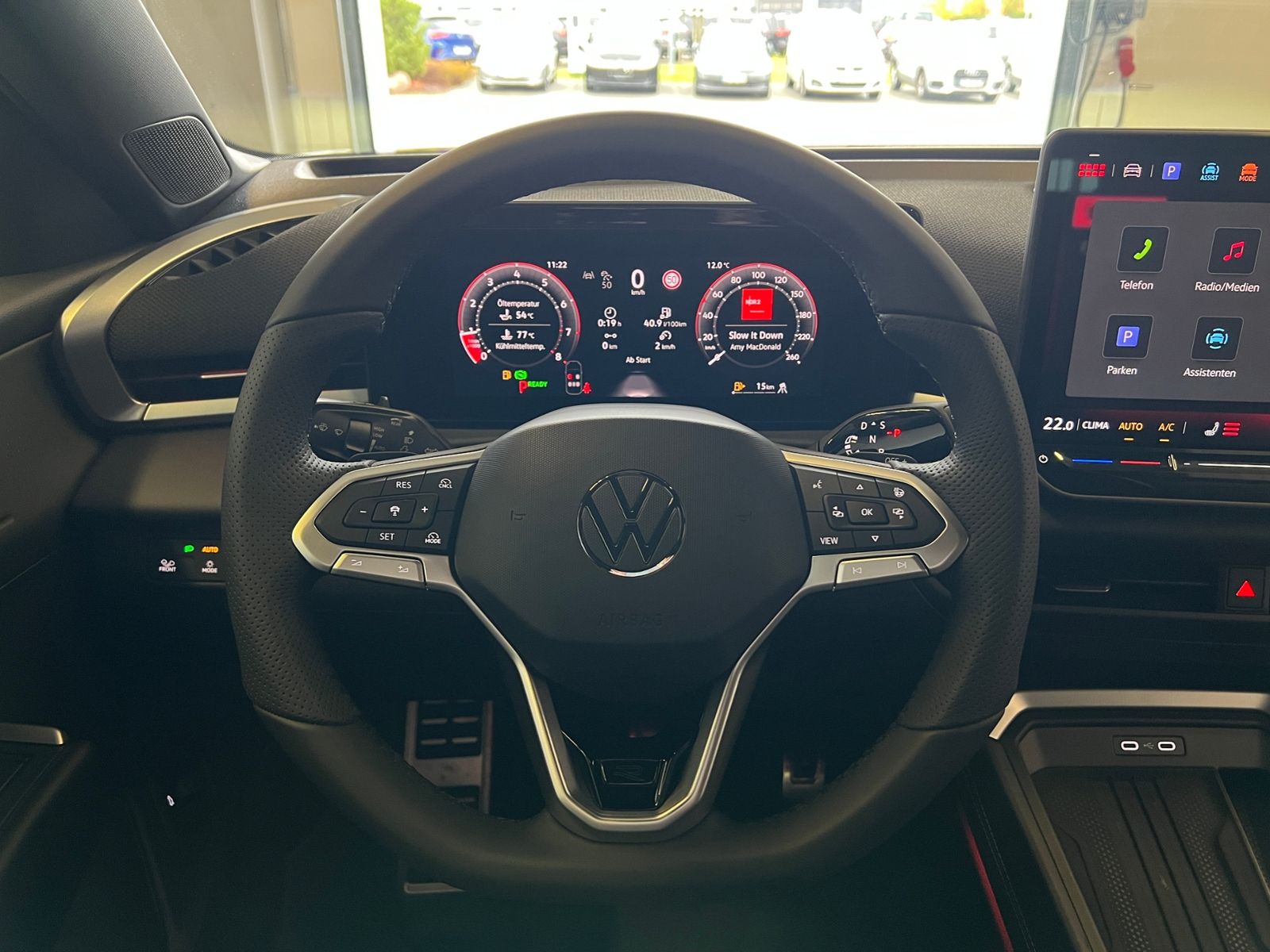Fahrzeugabbildung Volkswagen T-Roc R-Line 1.5 eTSI DSG *AHK, LED, ACC, Kamera