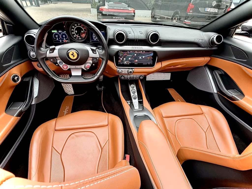 FERRARI PORTOFINO GRIGIO SILVERSTONE