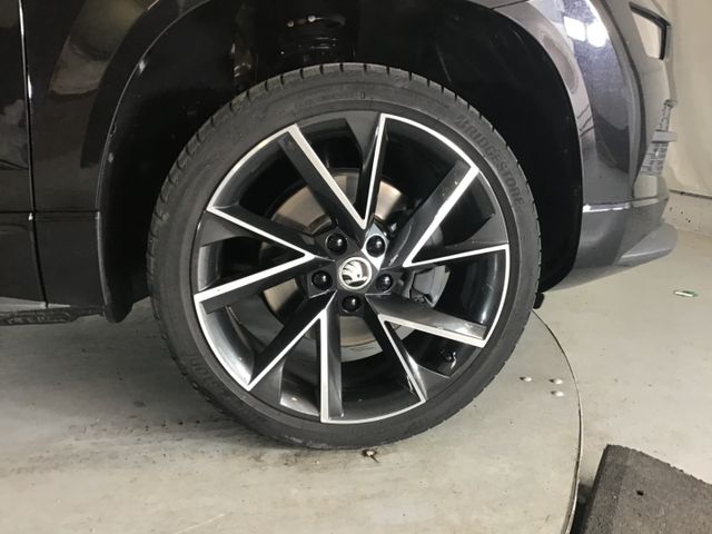 Fahrzeugabbildung Skoda Karoq Sportline 1.5 TSI DSG/AHK/NAVI/ACC/Std.Hzg