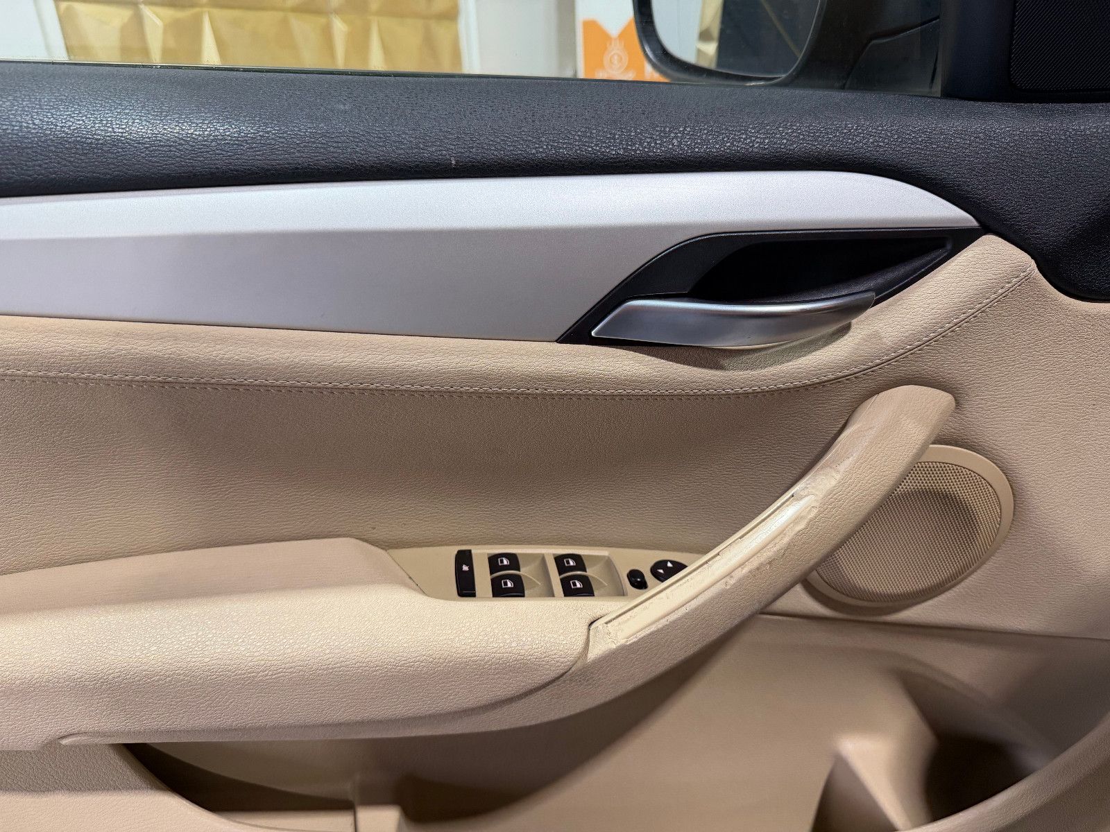 Fahrzeugabbildung BMW X1 20 i sDrive/NAVI/LEDER/XENON/KAMERA