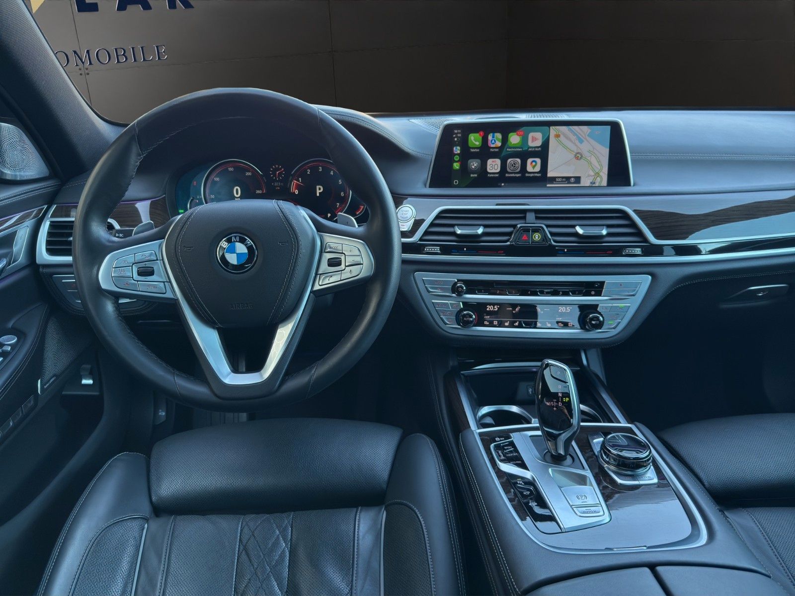 Fahrzeugabbildung BMW 750i xDrive*StHeiz*B&W*Head-Up*Schiebedach*Laser