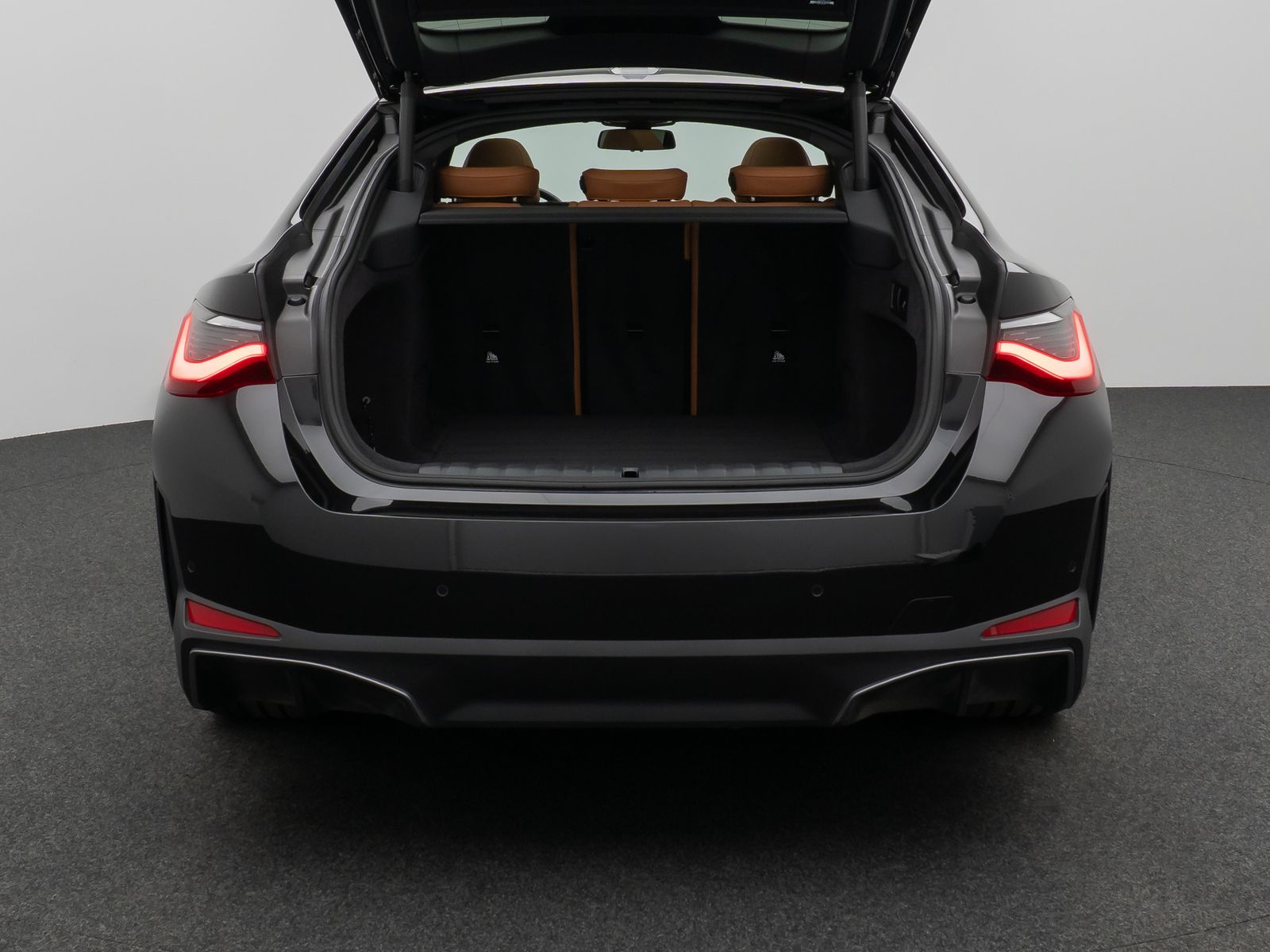 Fahrzeugabbildung BMW i4 eD40 GranCoupé Glasdach Laser 360°AHK Komfort