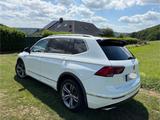 Volkswagen Tiguan Allspace 1.5 TSI R-Line Pano MatrixLED - Volkswagen Tiguan Allspace: R Line