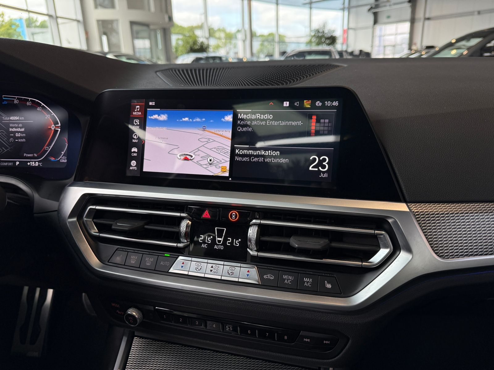 Fahrzeugabbildung BMW 320d xDrive M Sport PANO KAM LED