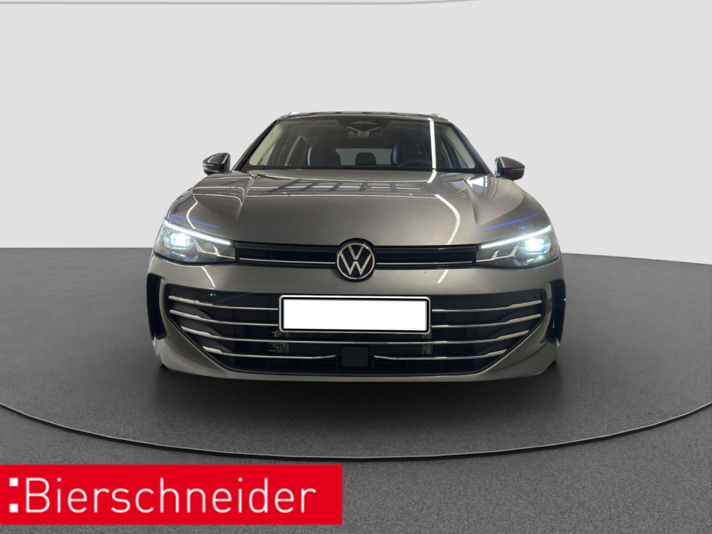 Volkswagen Passat Variant 1.5 eTSI DSG Business AHK 360  HU foto 3