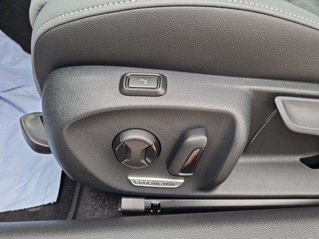Fahrzeugabbildung Volkswagen Passat Variant Business eTSI DSG LED ACC AHK SHZ