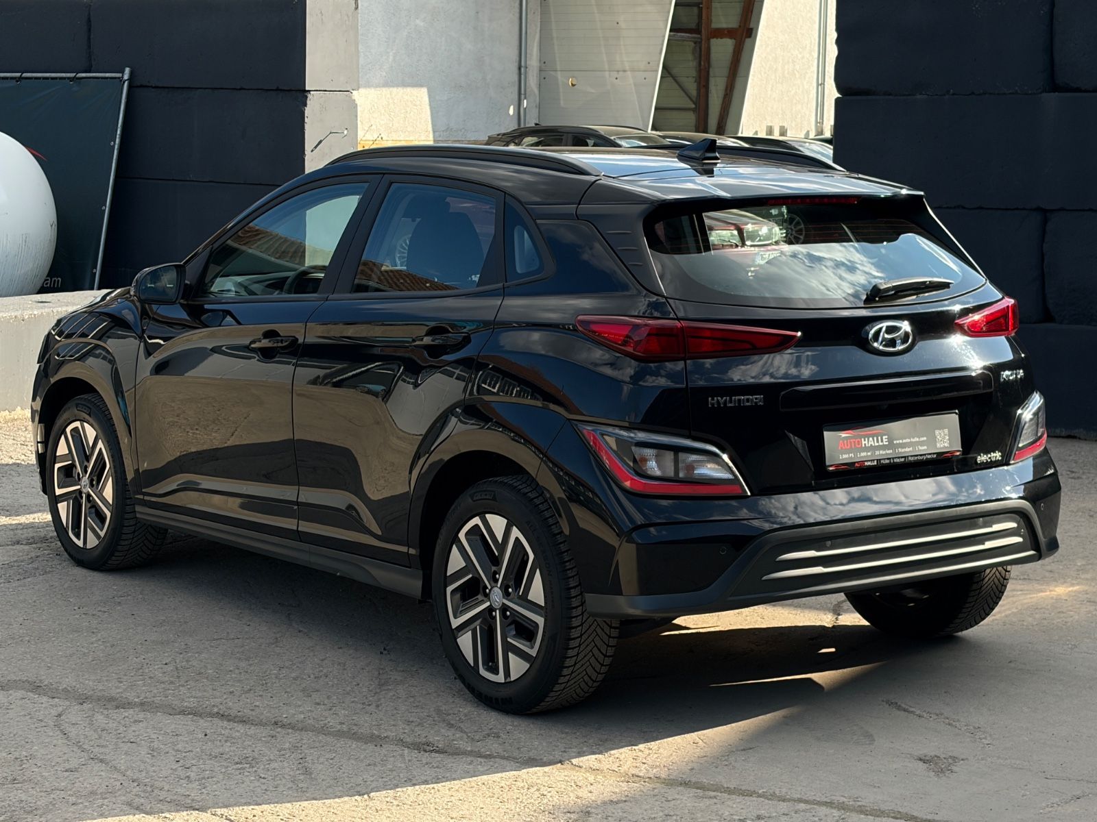 Fahrzeugabbildung Hyundai KONA E Select 2WD ACC PDC CAM LHZ SHZ CarPlay