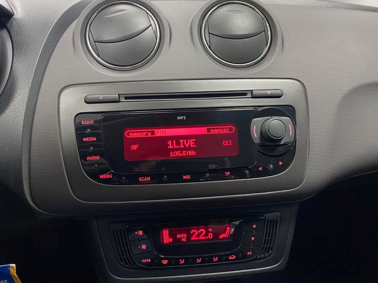 Fahrzeugabbildung SEAT Ibiza SC 1.4 16V Style Viva+BLUETOOTH+KLIMAAUTOM