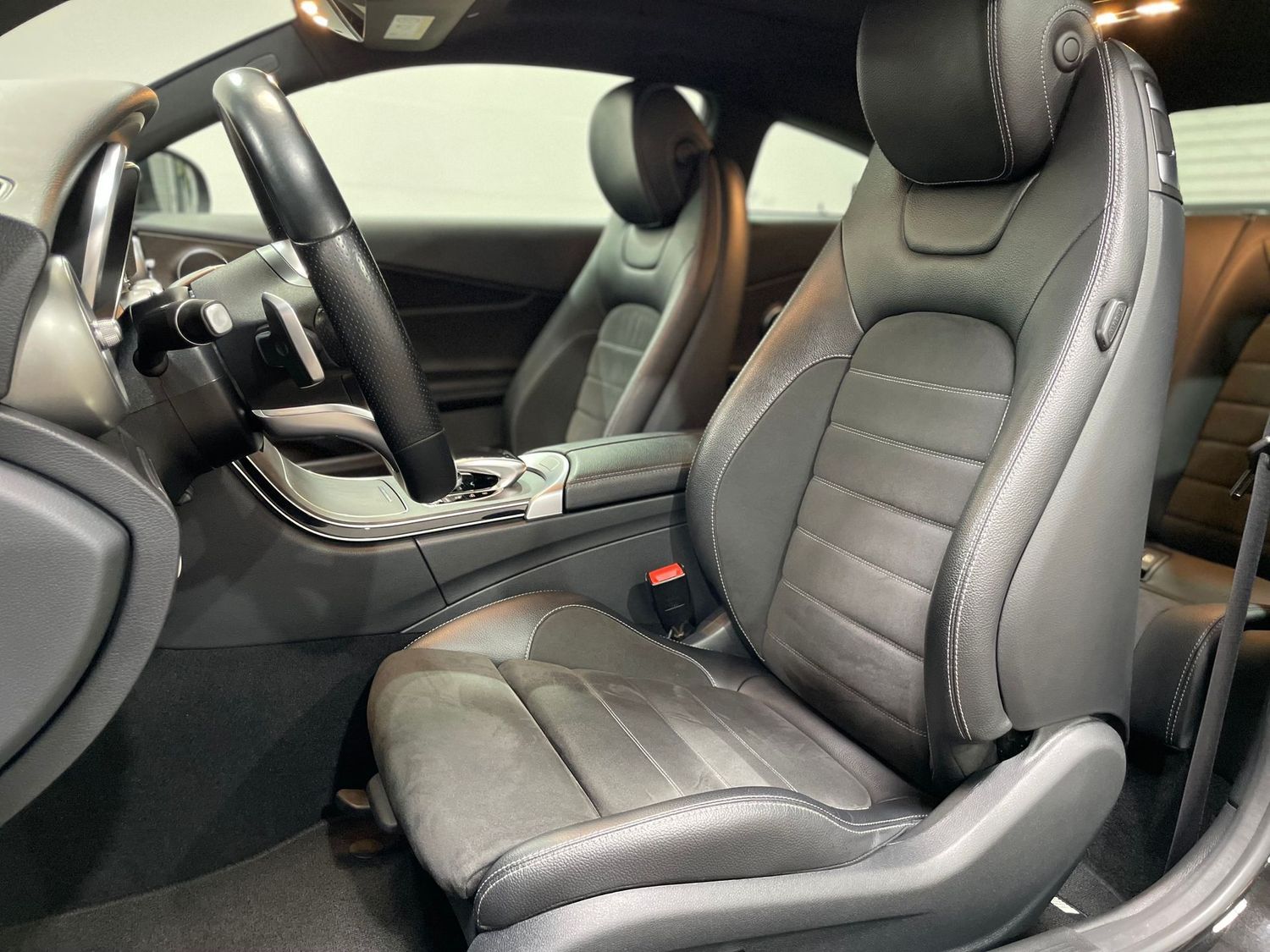 Fahrzeugabbildung Mercedes-Benz C 200 4Matic AMG Sport#Digital#LED#360°#Pano