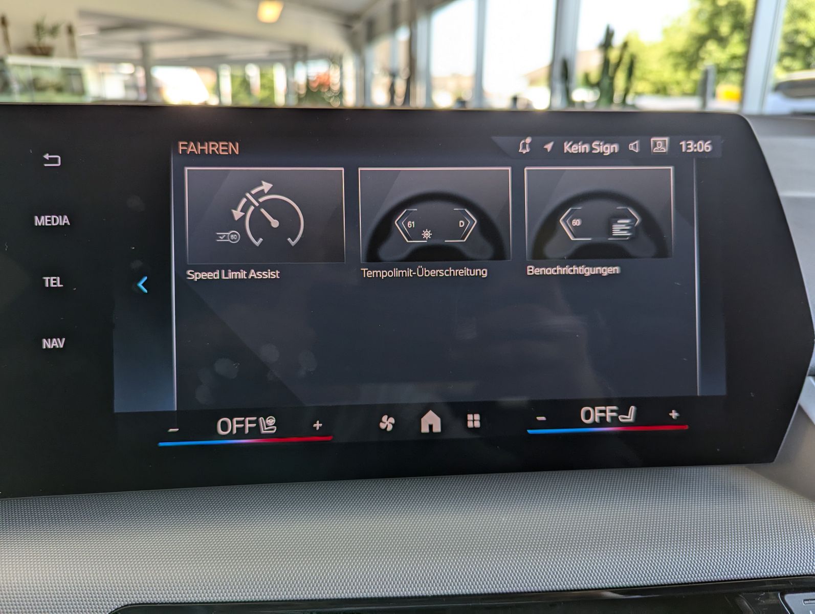 BMW 218 Active Tourer Aut AHK Pano Cam Premium-Paket - Image 29