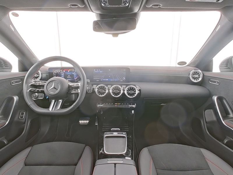 Fahrzeugabbildung Mercedes-Benz CLA 200 SB AMG Prem*Totwinkel*Kam*LED*EasyPack*