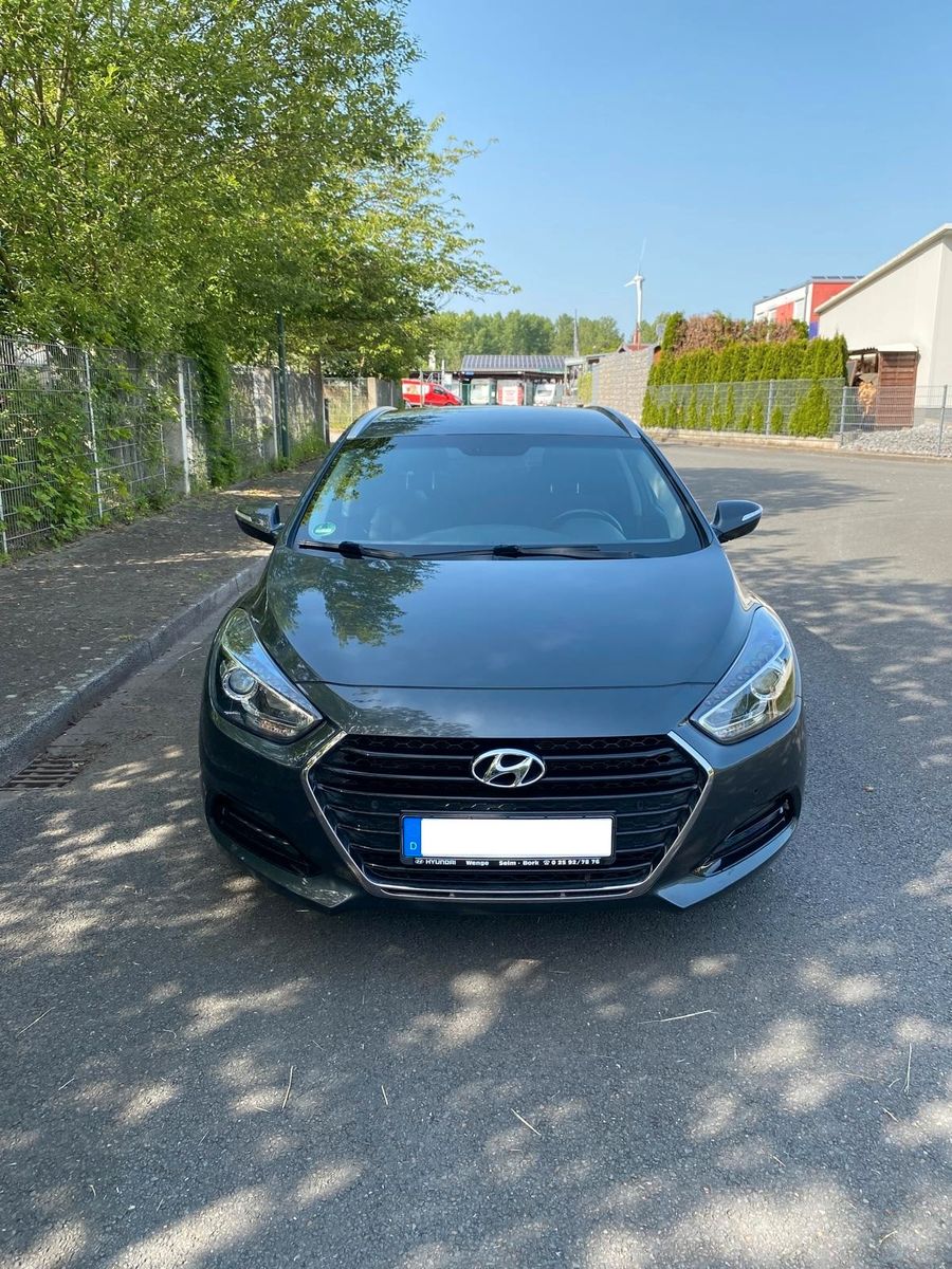 HYUNDAI i40