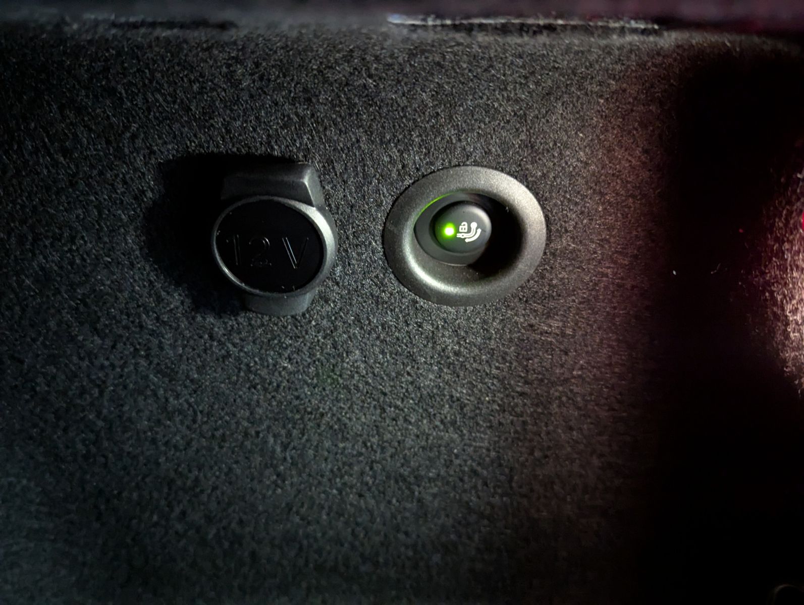 BMW X1 18 d M-Sport Pano Premium-Travel-Paket AHK - Image 18