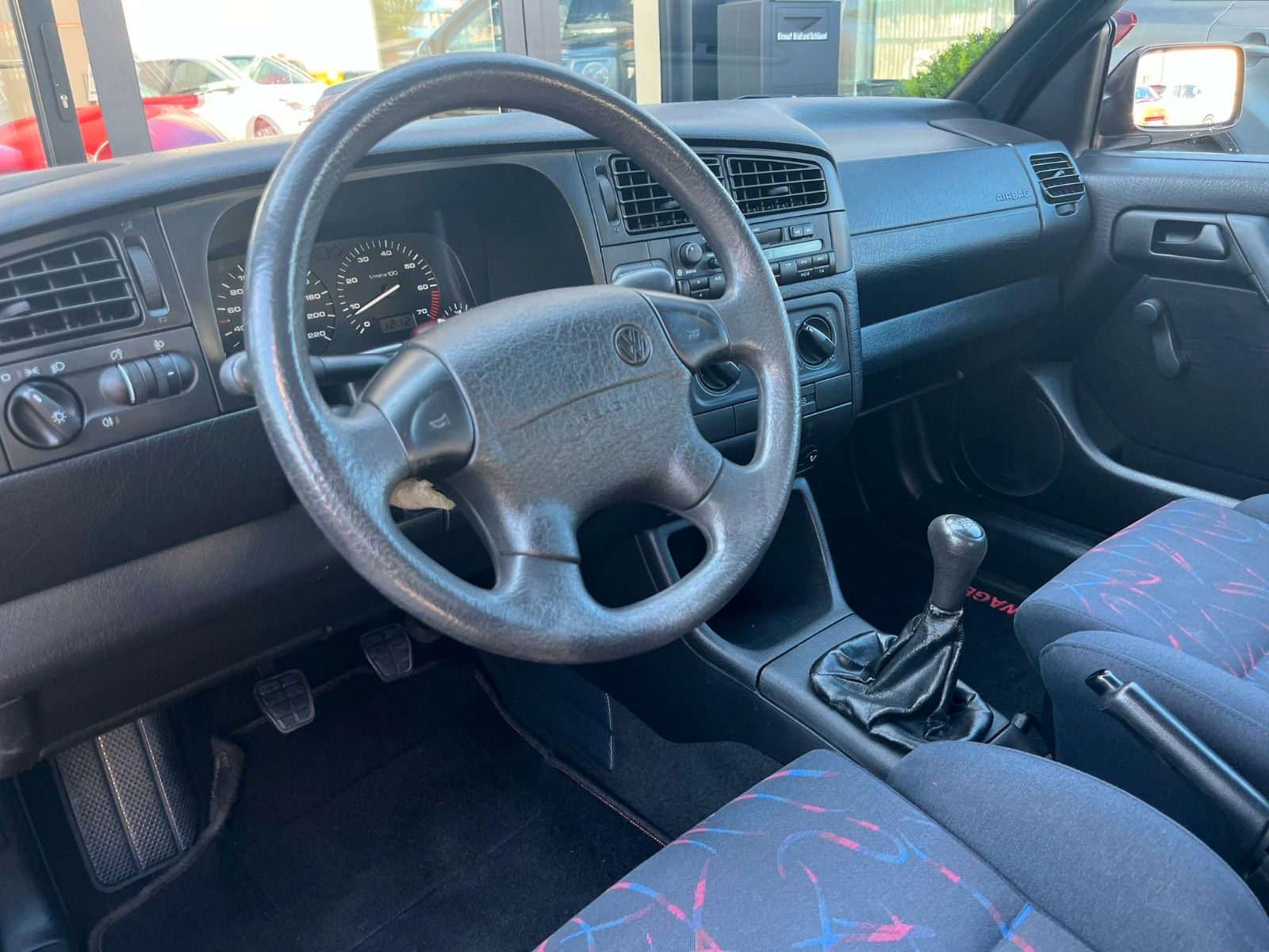 Fahrzeugabbildung Volkswagen Golf 3 Cabriolet*1.Hand*elktr. Verdeck
