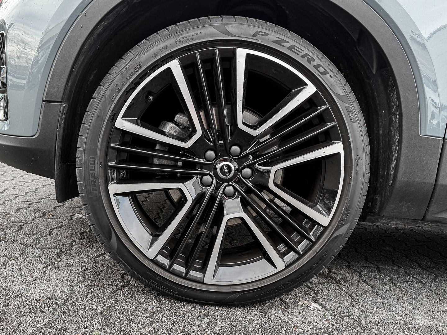 Volvo XC40 Ultimate Dark 2WD B4 EU6d StandHZG AHK Digi foto 4